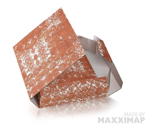 Val op tussen andere poststukken met een gepersonaliseerde verzendverpakking