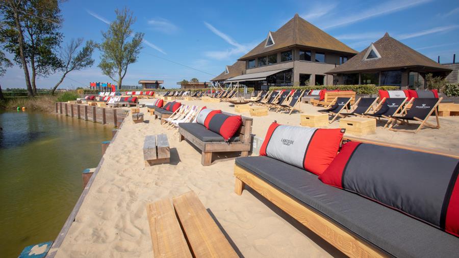 Lakeside Paradise: de l'amusement pour tous